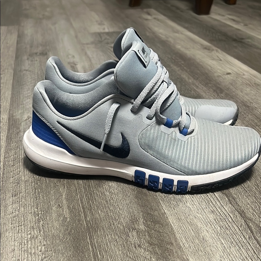 Men’s 10.5 Nike Gray and Blue Athletic Shoes with Cushioned Support - Picture 2 of 9